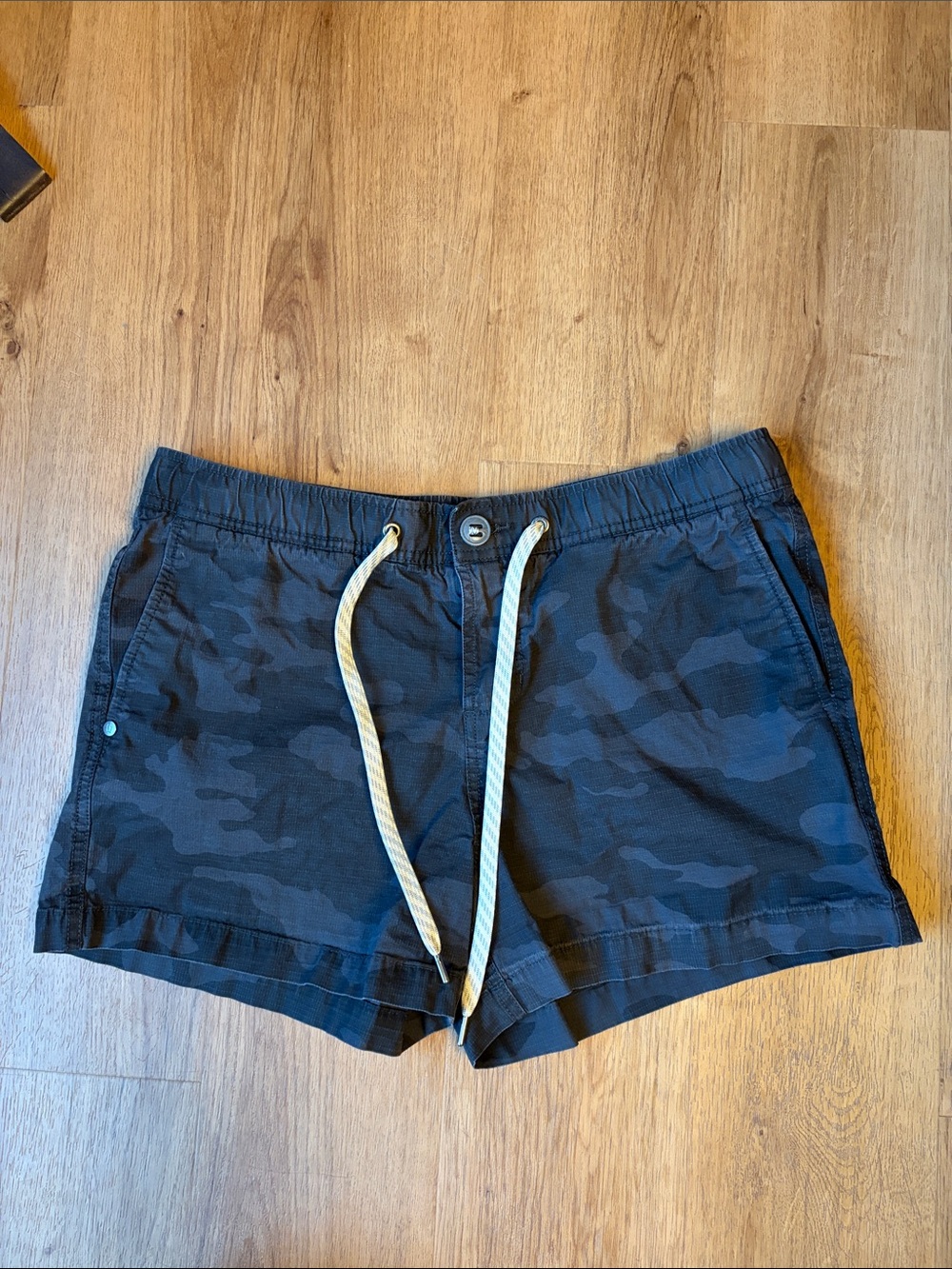 Women’s Vuori Ripstop Camo Shorts Medium